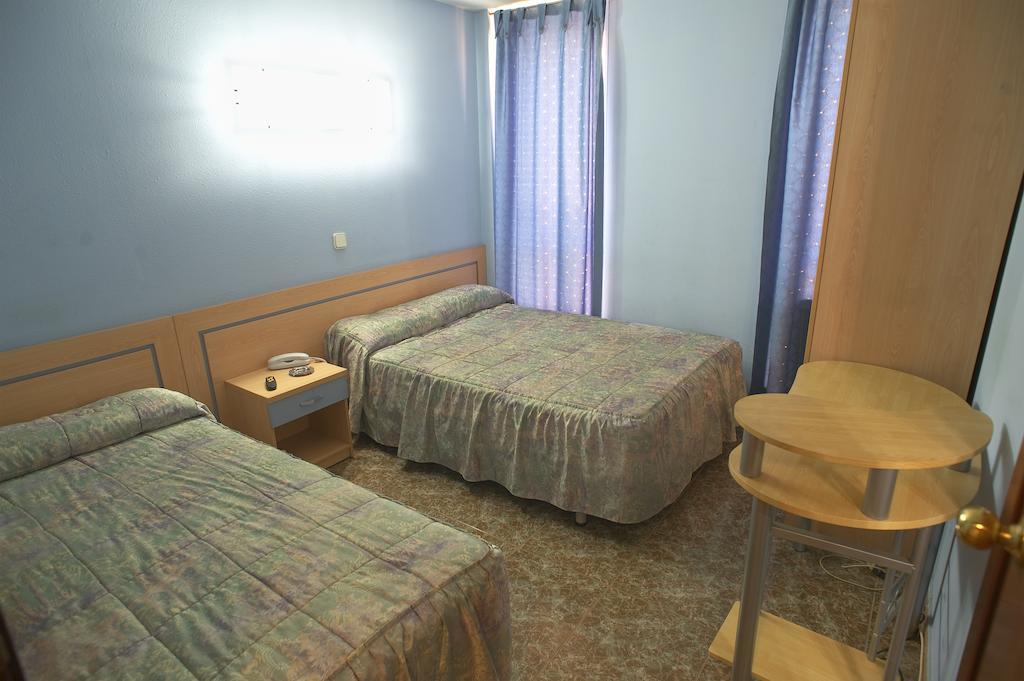 Hostal Xarau Серданьола дел Валес Стая снимка
